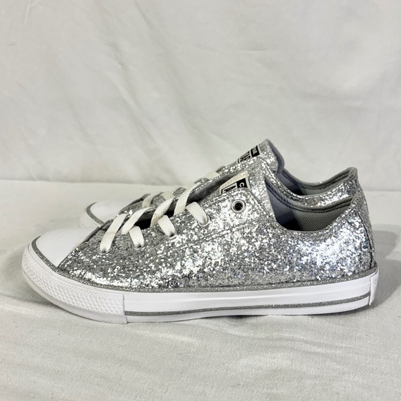 Junior Converse All-Star Chuck Taylor Silver Glitter Sparkle Low Top Sneakers - Picture 3 of 8